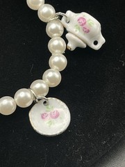 💐 Vintage Porcelain Miniature Tea Party Pearl Bracelet 7.25”