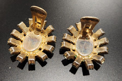 Vintage Green Oval Crystal Halo Clip On Earrings Mid Century Cocktail Cluster