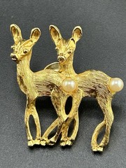 Chistmas Pin/Brooch Lot Avon, Nativity, Reindeers, Faux Pearls, Christmas Trees