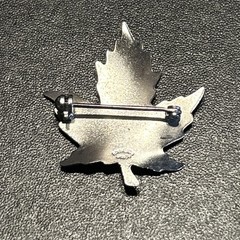 sterling silver maple leaf brooch-1.25×1.5 in