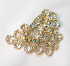 BEAUTIFUL VINTAGE AURORA BOREALIS & TEARDROP PRONG SET RHINESTONE BROOCH! ✨