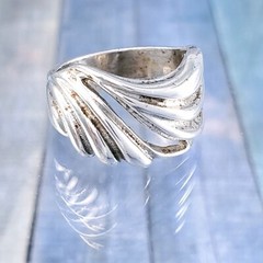 Vintage Modernist Sterling Silver Free Form Dome Ring. Size 6.5
