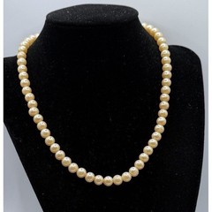 Vintage Japan Pearl Necklace 17″ Cream Faux Pearls Mid Century Classic