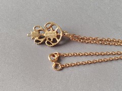 Vintage 1974 AVON ‘Castillian’ Pendant Necklace IOB Antiqued Goldtone Faux Coral