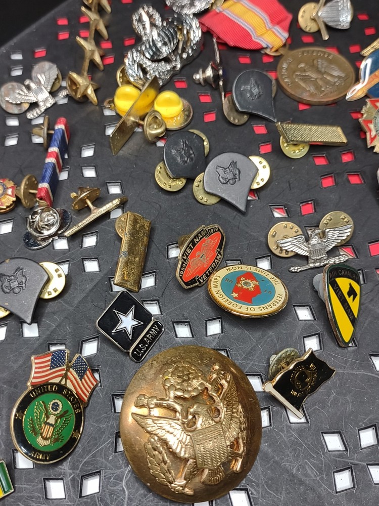 Lot Over 40 Pins Mostly Military Pins Militaria Lot AAB 16