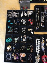 1/2 Pound Vintage To Modern COSTUME JEWELRY Lot. All Wearable!! Beautiful Pieces