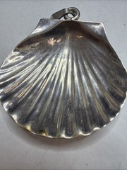 Vintage Sterling Silver Scallop Sea Shell Pendant C50