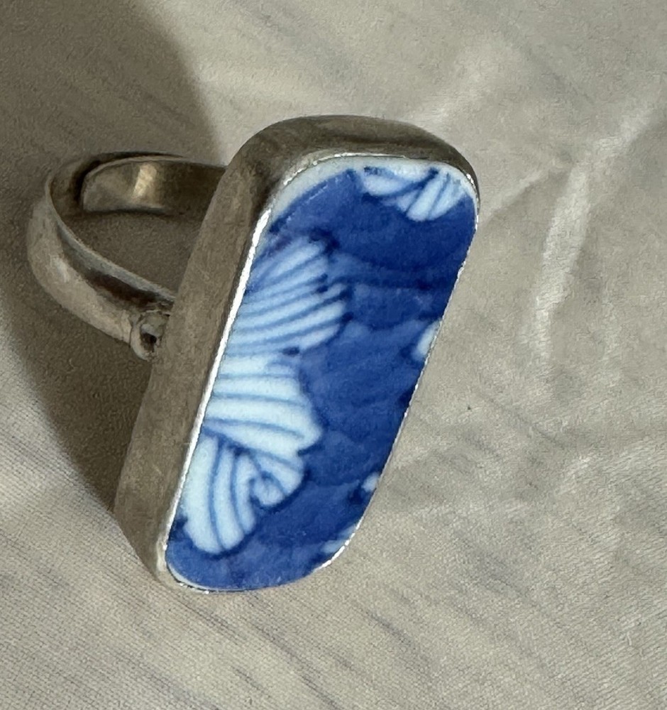 Vintage Blue & White Porcelain Shard Sterling Silver Ring 12.4 Grams Size 8
