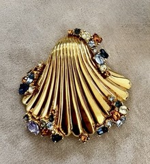 Vintage CINER Jewel Encrusted Gold Shell Pin – Signed & Excellent!