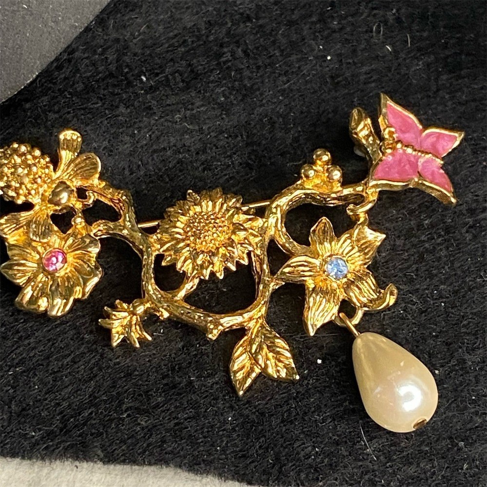 Vintage Avon Garden of Eden Floral Vine Bee Butterfly Brooch Pin Pearl