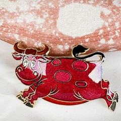 Modern Unsigned Red Enamel Cartoon Cow Brooch Gold Tone Accents Pin Farm