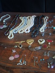 Lot Vintage Costume Jewelry Modern Mixed Wear Craft Resell Necklace Earrings Etc