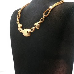 Vintage Gold-Tone Floral Necklace Textured Flowers Pearl Accent