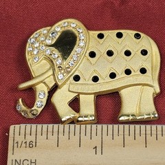 Vintage TONA Signed ELEPHANT BROOCH Gold Toned Metal – Black & Clear Rhinestones