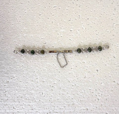 NOS – VINTAGE ADMARK 12K GOLD-FILLED JADE DOUBLE LINK BRACELET WITH SAFETY CHAIN