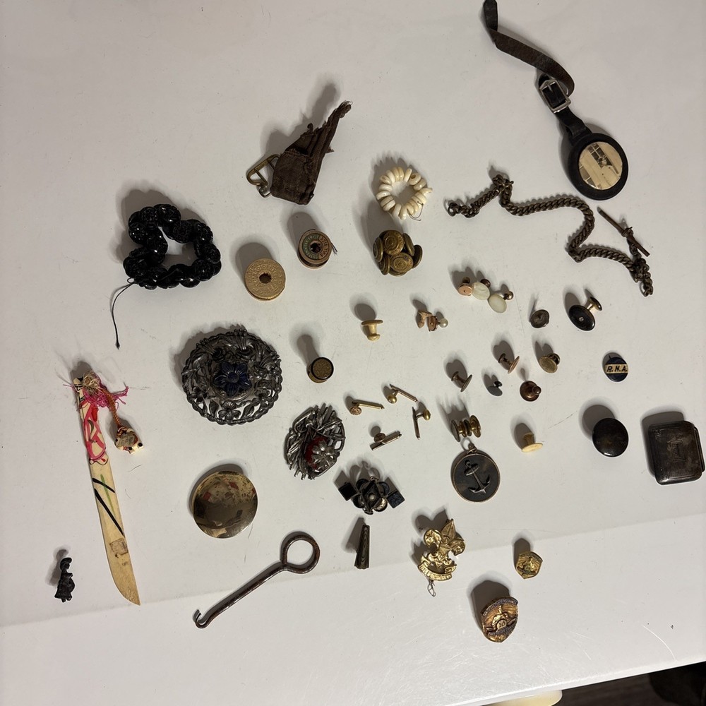 Varied Lot of Vintage Collar Buttons & Studs. Costume, Jewelry, And More.