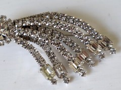 Pretty Vintage Clear Glass Rhinestone Brooch Shooting Star Design 3.5 in Size