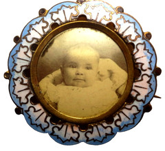 c1890 MOURNING PIN – BABY BOY CELLULOID PHOTO – CHAMPLEVE ENAMELED FRAME