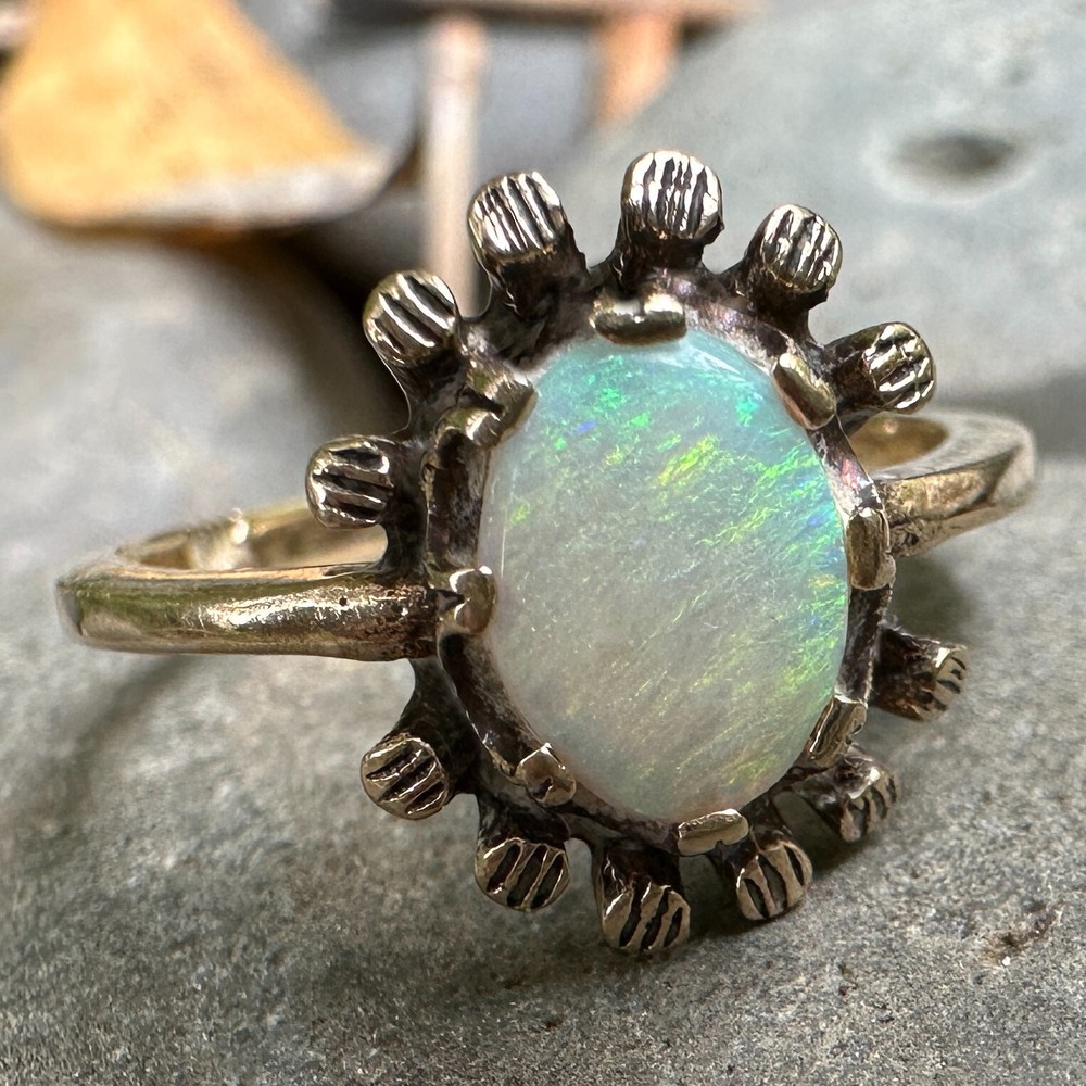 Vintage Opal Ring SZ 6.75 in 10K Gold w Scalloped Frame & Unusual Hallmark, 2.5g