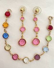 Lot of 2 Vintage Gold Tone Glass Bezel Bracelet & Earrings Pink Purple Blue