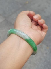 MADE IN-HOUSE Certifiable Grade-A Untreated Burmese Jadeite Jade Bangle (56.1mm)