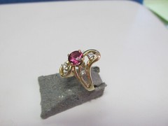 Beautiful Pink Tourmaline and Diamond Ring 14k Gold Size 7.5 MAKE OFFER