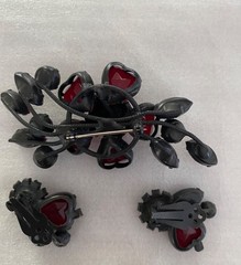 Vintage Juliana (DeLizza & Elster) Red & Fuchsia Heart Shaped Stones Demi Parure