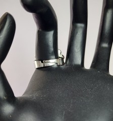 VINTAGE Rhinestone Aurora BorealisCluster Dome Cocktail Ring 8.5 Adjustable