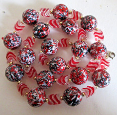 FIREWORKS! Vintage MidCentury Red Striped Spackled Plastic LUCITE BEADS NECKLACE