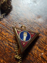 Vintage Mixed Lot 3pc Tie Tacks, Pins & Chains Gold Metal/Enamel 1960s School