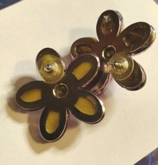 Adorable! “Jelly Bean” Look Hot Pink and Lavender ACRYLIC Flower 1.5″ Earrings!