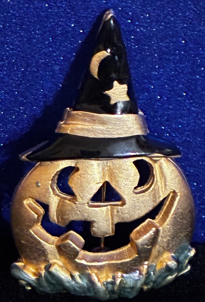 🎃Vintage Signed AAi Jewelry HALLOWEEN Jack O Lantern in a Wizard’s Hat Brooch