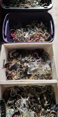 2 Pounds Jewelry Costume Vintage Mix LBS necklaces bracelets pins rings etc lbs
