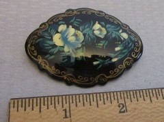 vtg signed hand painted RUSSIAN LACQUER BROOCH black cream roses scalloped oval