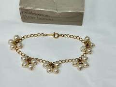 Vintage 1986 Goldtone AVON White Faux Pearl Pearlessence Cluster 7.75″ Bracelet