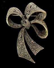 Stunning VINTAGE Large Antique Silver Tone Bow Brooch Estate Piece- GORGEOUS!