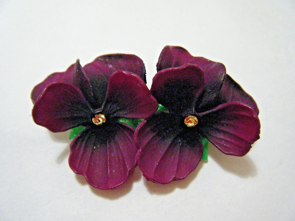 Vintage 50s W Germany Flower Brooch Purple Violets Pansy Carved Hard Plastic