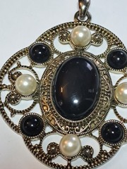 Vtg Elegant Gold Tone Filigree Black Cabachon Faux Pearl Edwardian Style Pendant