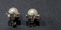 Silver Tone Bow Faux Pearl Post Earrings Vintage .50 in Purple Stone Pre-own