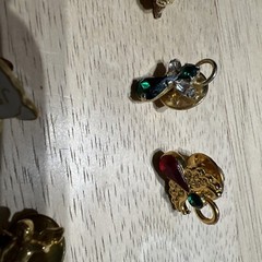 Vintage lot of Assorted Pins. 19 Pieces. Lot 296