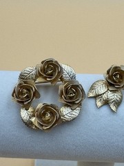 Vtg Judy Lee Gold Rose Leaf Wreath Brooch Clip Earrings Set