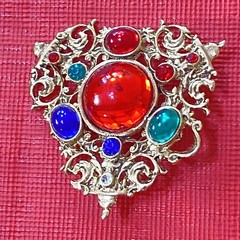 Vintage Etruscan Style Antique Gold Tone Brooch Jelly Cabochons 1.75”