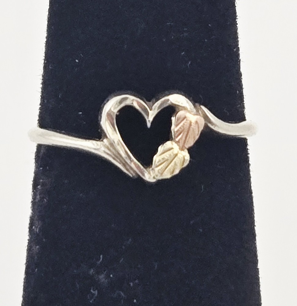 VTG Black Hills Gold Sterling Silver Open Heart Leaf Petite Ring Size 4 – 1.1g