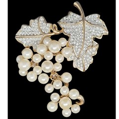 Vintage Gold Tone Faux Pearl Rhinestone Grapevine Cluster Brooch