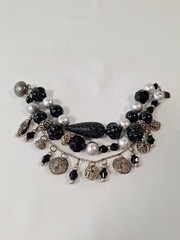 Unique Vtg 3 Strand Black & Silver Glass, Acrylic & Metal Bracelet