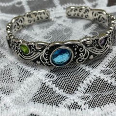 Openwork carved blue topaz bracelet for women, vintage style.