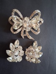 Vintage Eisenberg brooch earrings set