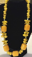 Vintage Yellow Orange Chunky Acrylic Resin Statement Necklace Butterscotch Bead