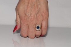 Vintage Circa 1980s 18k Gold Natural Diamond And Oval Cut Sapphire Ring