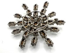 Vintage brooch clear stones silver color base metal secure clasp